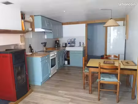 a louer  maison de bourg meublée équipée (1 à 4 mois)