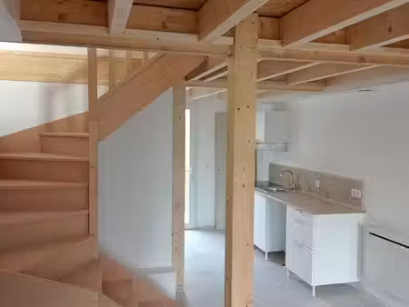 a louer maison t2 bis/t3 neuve & meublée centre bourg cugand (5min de clisson)