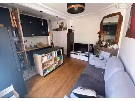 3 pièces 44m² - ultra centre face à la mairie de clichy - haussmannien