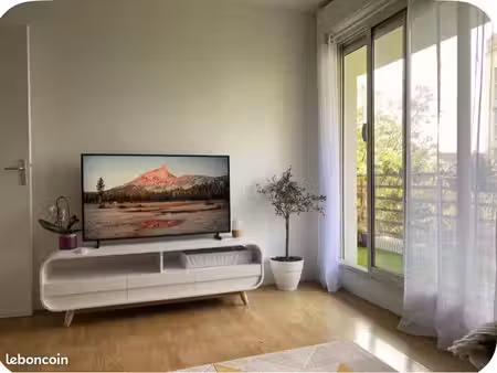 bel appart lumineux équipé bécon