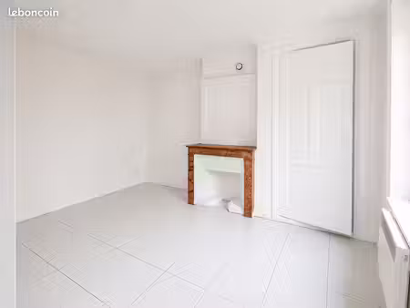 studio 1 pièce 19 m²