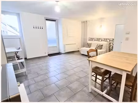 grand studio meublé 28 m² – disponible de suite – douvres-la-délivrande