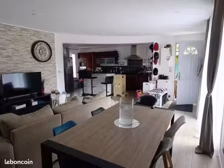 maison plein pied avec dépendance à crécy la chapelle