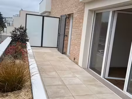 t4 avec terrasses et place de parking privée
