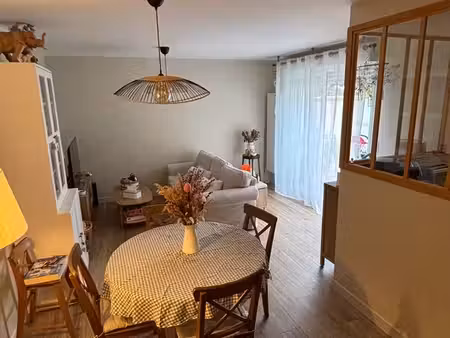 appartement 68 m² refait à neuf avec terrasse plein sud et garage