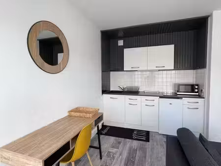 appartement lumineux avec balcon et parking