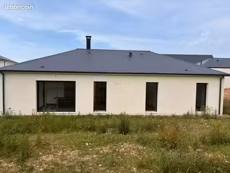 maison de plain pied 4 chambres escoville