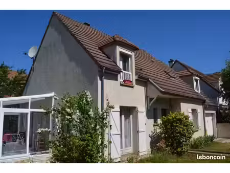 maison non mitoyenne jardin arbore