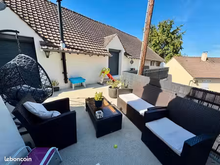 loft 142 m² – 70 m² pièce de vie – terrasse 35 m² – garage – sans charges – val d’europe
