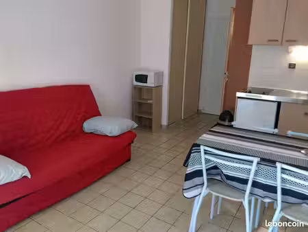 loue studio meublé bressuire  18 m² pour étudiants  310