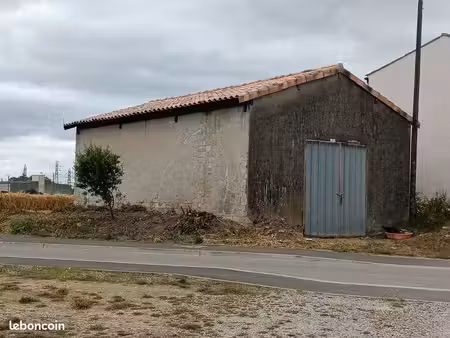 echange grange à bram 75m2 sur 220m2 de terrain plat  contre camping car ou grange dans le
