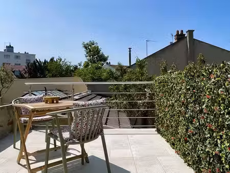 studio avec terrasse au cœur d’adamville