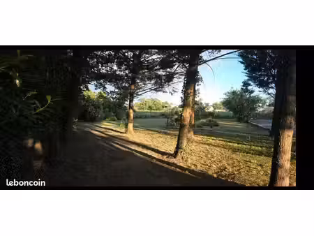 terrain constructible viabilisé de 910 m²
