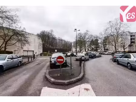 parking montigny le bretonneux