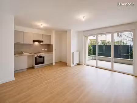 appartement 2p proche gare avec terrasse et box