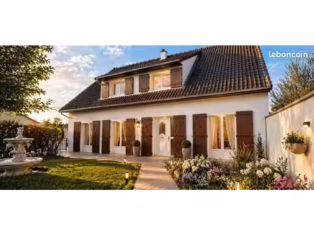 grande maison avec piscine et 2 studios indépendants