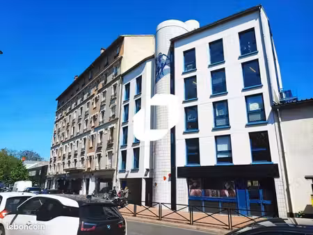 bureau 330 m²