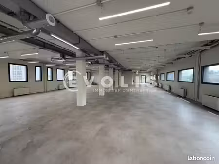 bureau 325 m²