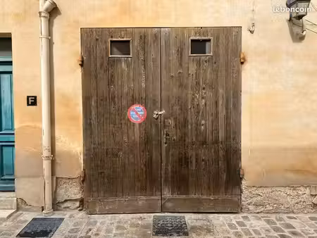 grand box fermé de 17 5 m² avec eau et électricité – rue de la paroisse (quartier notre-da