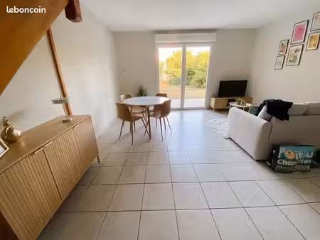 maison f3 meublée et équipée à neuf avec garage et jardin