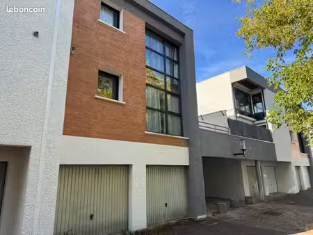 splendide triplex 88 m2 avec terrasse   proche écoles et parcs