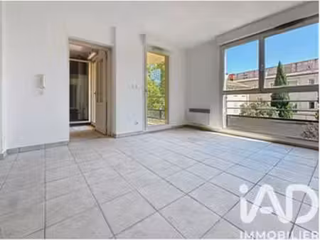 ? t2 à vendre – carpentras ◊ à quelques minutes à pied du centre historique