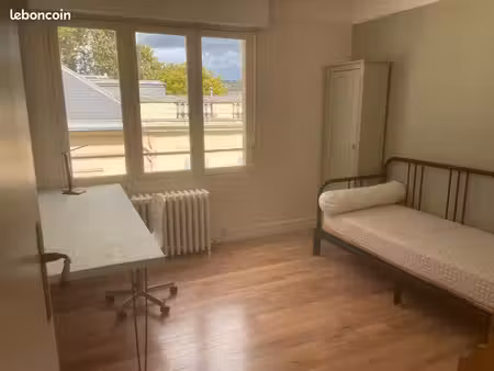 3 chambres à louer chez l'habitant appartement 5p versailles saint-louis - etudiants class