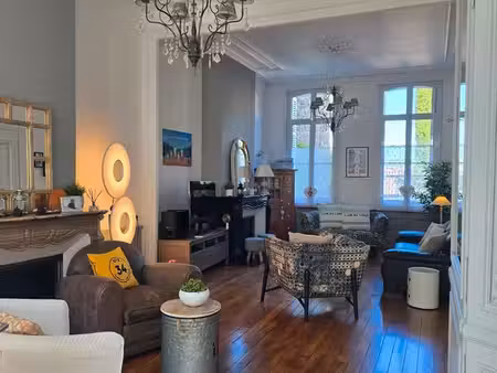 maison de maître 273m² habitables – 11 pièces - 7 chambres - jardin & stationnements