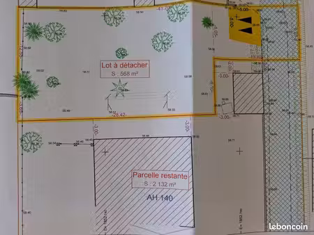 terrain non viabilisé au fond d'une impasse