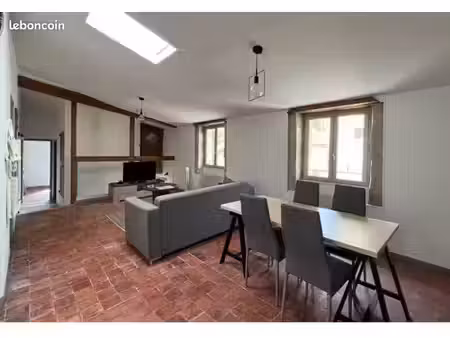 appartement  3 pièces  65m2  étage 3/3