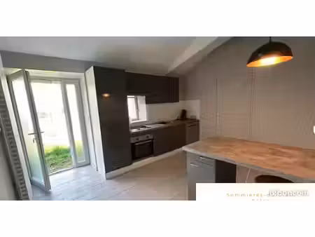vends maison dans joli hameau sommière du clain