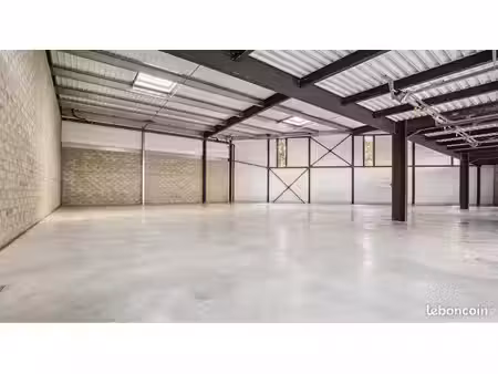 recherche local commercial / stockage 200/300 m2