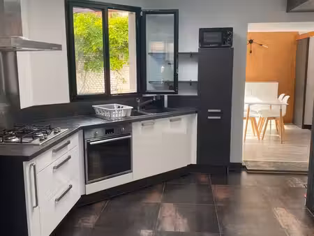 location meublée 70m² avec garage et cour de 30m²