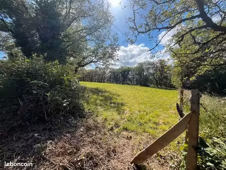 terrain 3 242 m² parisot