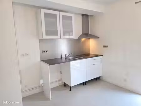 appartement t2 rénové - rue jules barni / gare
