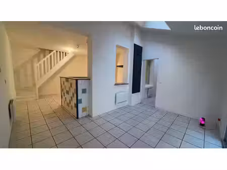 t3 duplex avec petite terrasse à roye