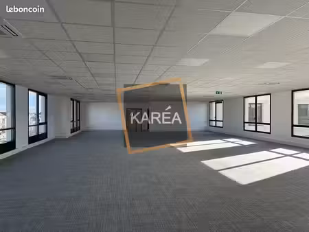 bureaux 649 m² bussy saint georges