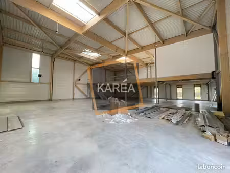 local d'activite 1426 m² chanteloup en brie