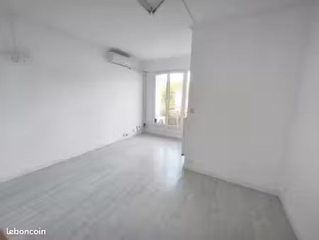 studio - 21 m² - centre chelles gare