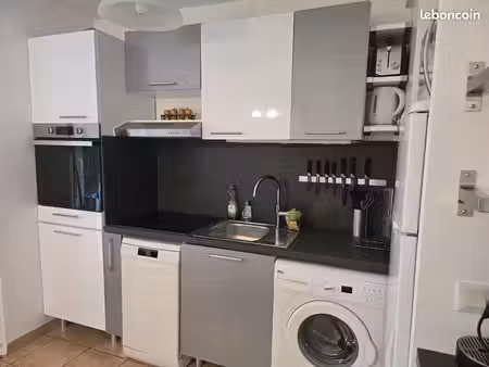 beau t2 meublé de 44 m² avec terrasse et parking