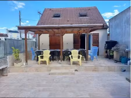 maison 4 pièces 80 m2 sur 300 m2 de jardin