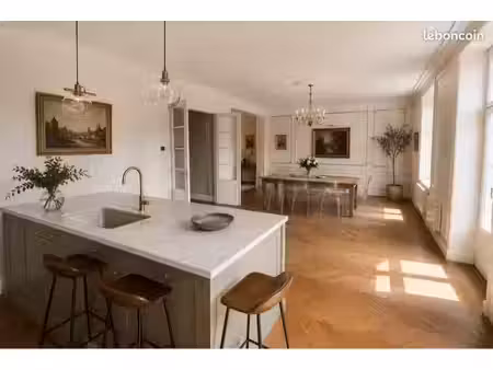 maison de caractère 160 m² – jardin 500 m² – 4 chambres – combles aménageables – castelsar