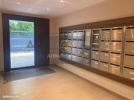 studio 1 pièce 28 m²