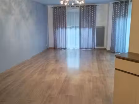 appartement 3 pièces 82m2 environ