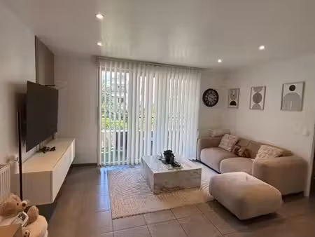 t2 meublé rénové 44 m² – balcon + 2 parkings – pontault-combault