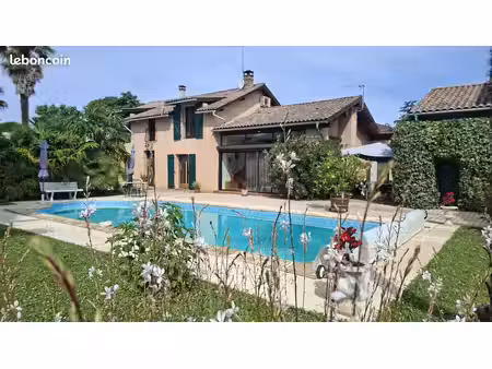 maison 225 m2 située à albefeuille lagarde (82290)