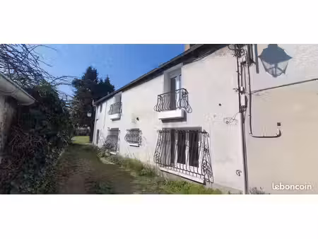 maison familiale de caractère avec dépendance aménagée