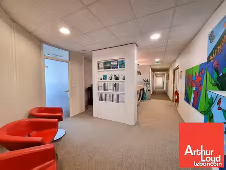 bureaux 911 m² chasseneuil du poitou