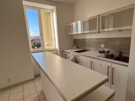 apt t2 renové  cuisine équipée