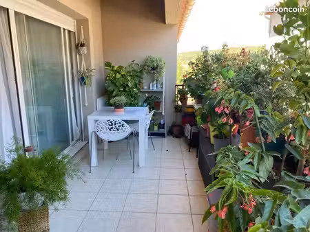 grand t1 de 35 m2 avec terrasse de 16 m2